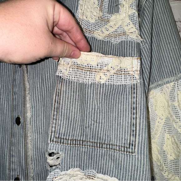 POL Lace & Crochet Patch Relaxed Fit Striped Denim Shacket, Size Medium - Picture 11 of 16